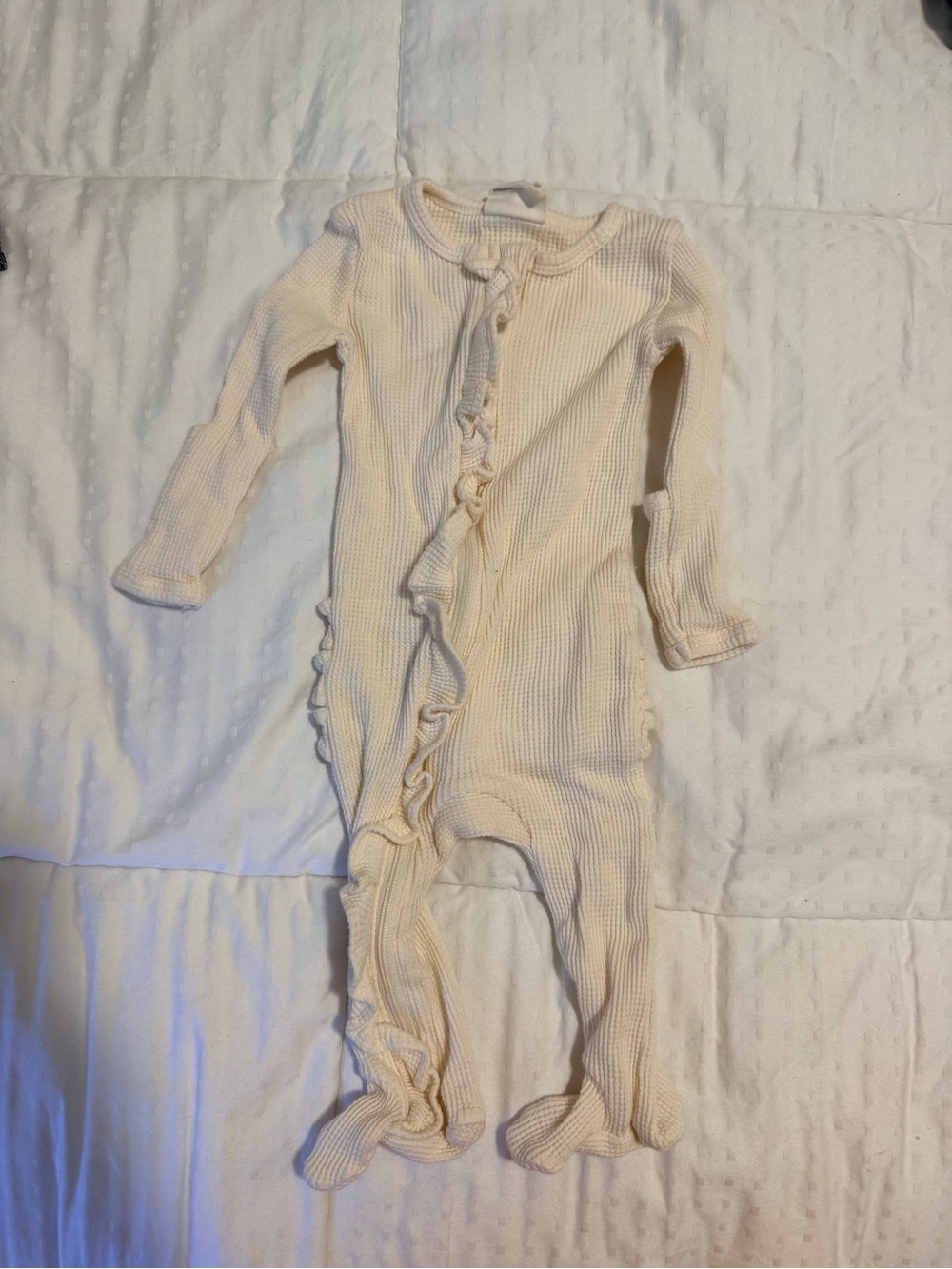 Spearmint Love Ruffle-Trim Waffle Knit Footie in Cream
